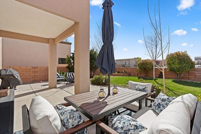 Building Photo - 3Bedroom, 2.5 Bath, 2 Story, 2 Car Garage 2,591 Sq Ft Home located on the Westside of Albuquerque.