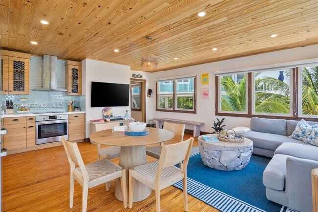 Building Photo - 235 Tavernier Dr