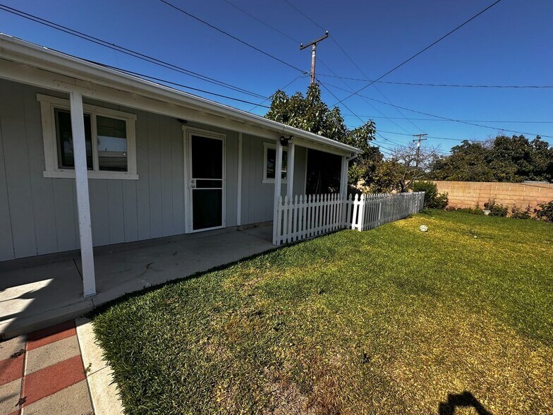 Primary Photo - 2217 W Elder Ave
