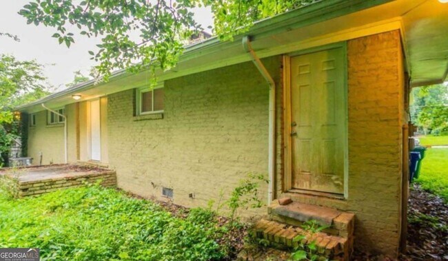 Building Photo - 3409 Hyland Dr