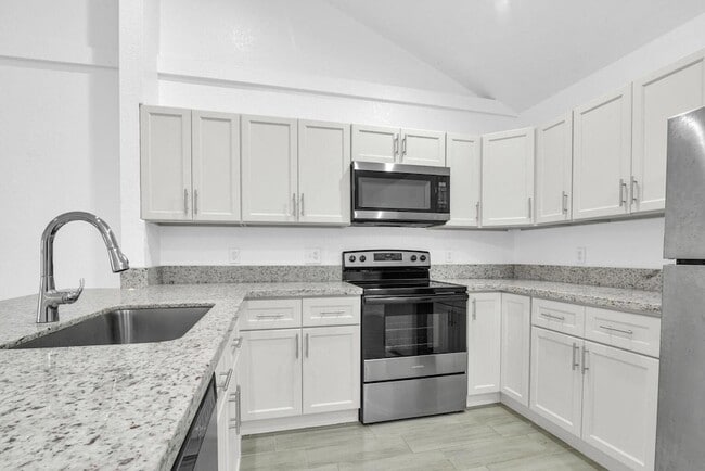 Primary Photo - 13729 Yarmouth Dr