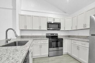 Building Photo - 13729 Yarmouth Dr