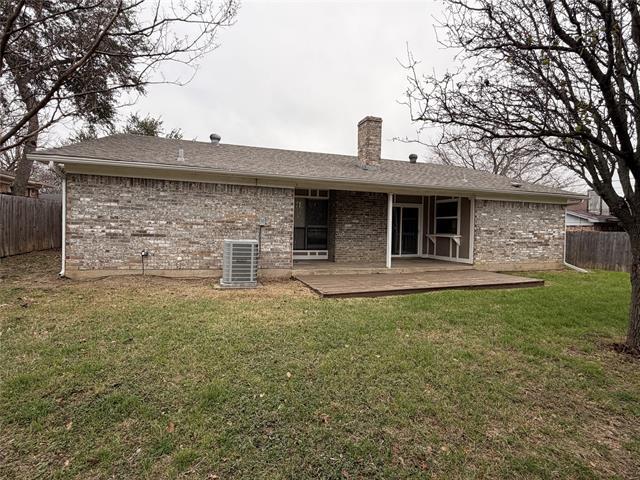 Building Photo - 2418 Parkside Dr