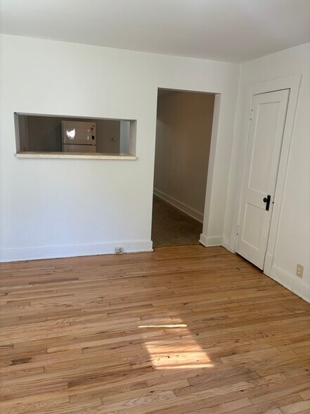 Building Photo - 304 S Ewing Ave