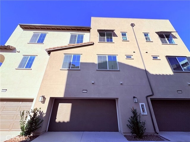 Building Photo - 8439 Bickmore Ave