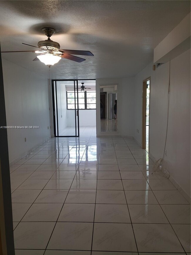 Building Photo - 6937 Bay Dr