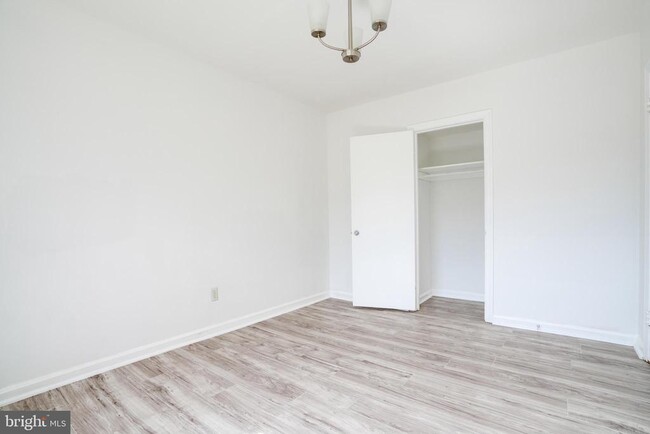Building Photo - 5110 Columbia Pike