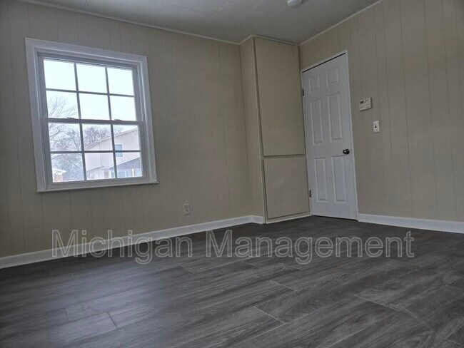 Building Photo - 6927 Janet St