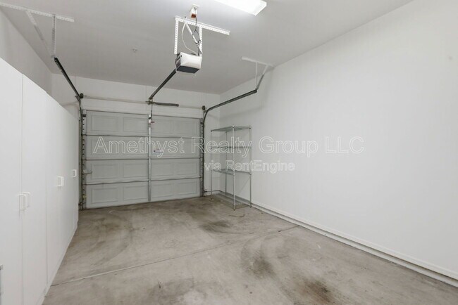 Building Photo - 14000 N 94th St