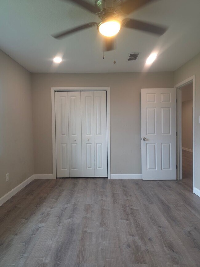Building Photo - 3 Bed | 2.5 Bath Rental in North Lake Charles