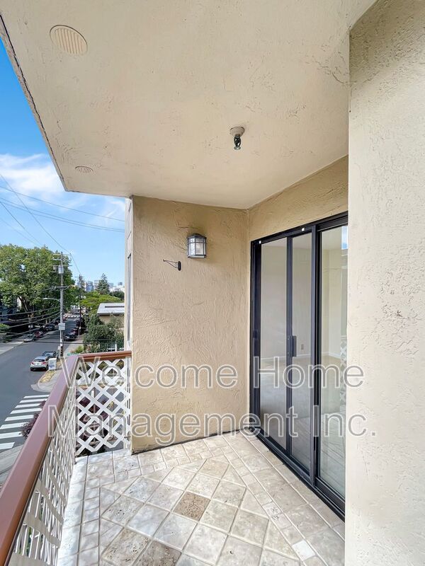 Building Photo - 771 Kingston Ave