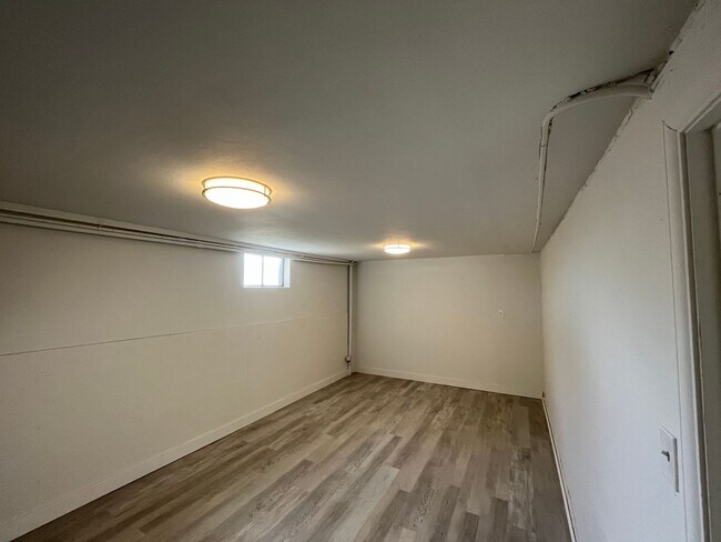 Building Photo - Newly renovated light filled 2 bedroom home with views of Rainer in Bryn Mawr-Skyway!