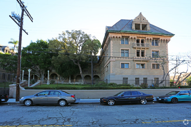 Building Photo - Clark Residence