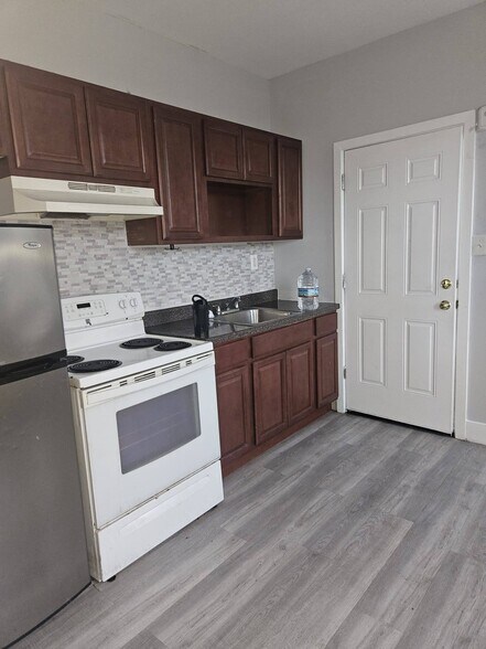 Building Photo - 5210 Master St