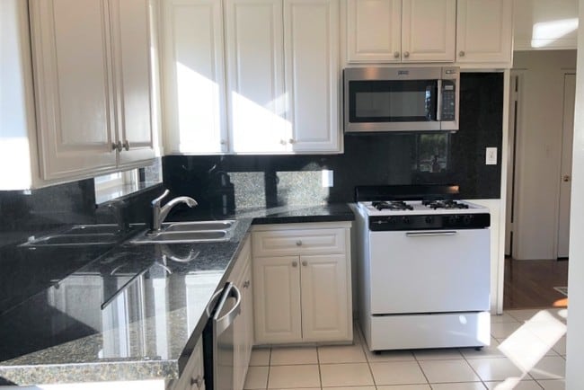 Building Photo - 6441 W 86th Pl