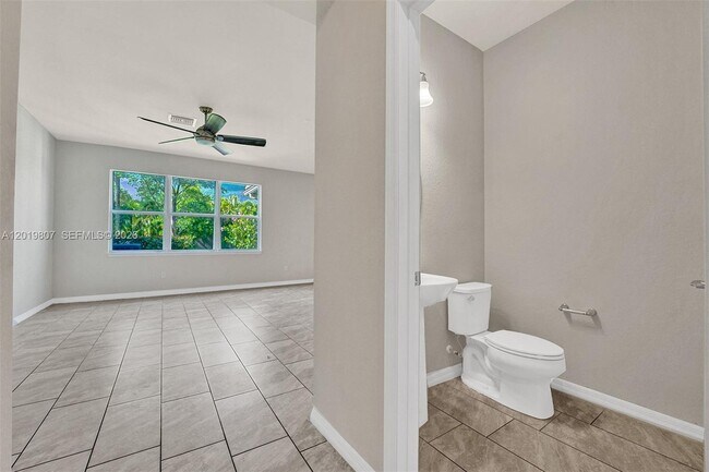 Building Photo - 4764 Eucalyptus Dr