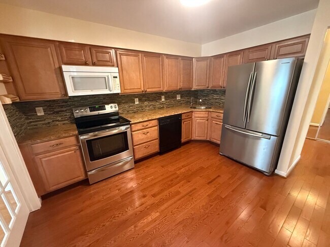 Building Photo - 2101 Woodbox Lane