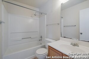 Building Photo - 102 Kenrock Dr