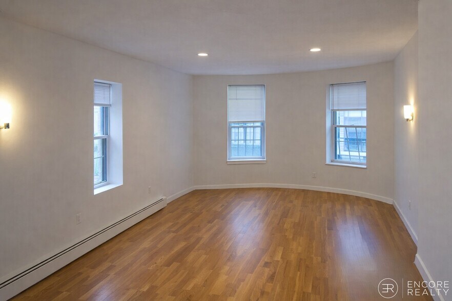 Building Photo - 22 St Cyprians Pl