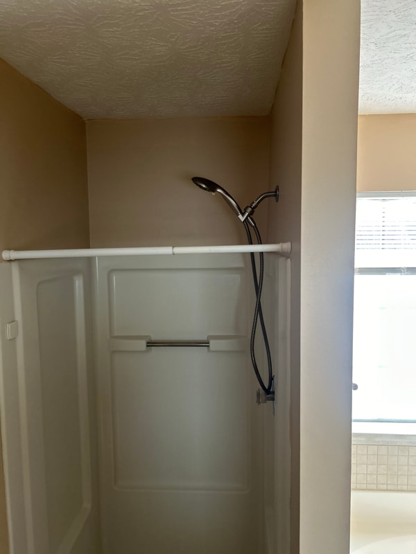 Building Photo - 421 Autumn Lake Ct