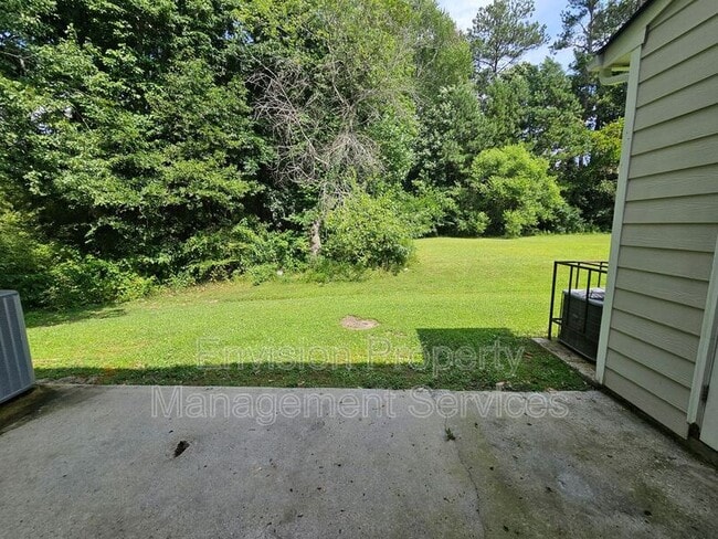 Building Photo - 393 Brookview Dr