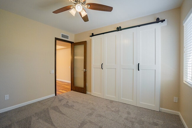 Building Photo - 1610 E Windjammer Way