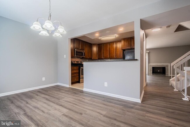 Building Photo - 6028 Forrest Hollow Ln