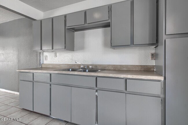 Building Photo - 385 Mireles Ct