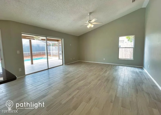 Building Photo - 4 br, 2 bath House - 2923 Pembridge Street...