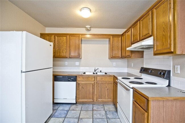 Building Photo - 502 SE A St