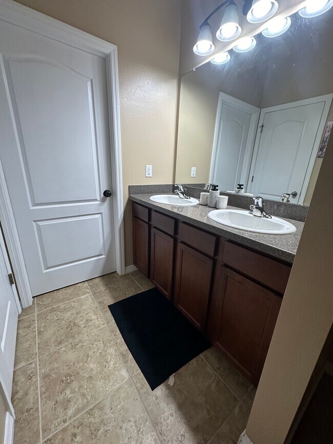 Building Photo - 9137 Moonlit Meadows Loop