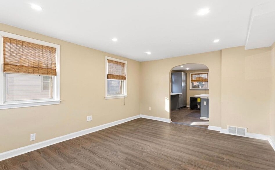 Building Photo - 112 Juliana Terrace