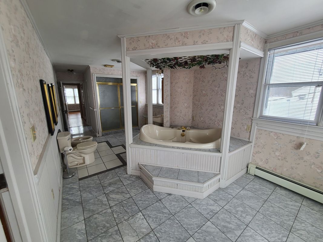 Building Photo - 608 Water St