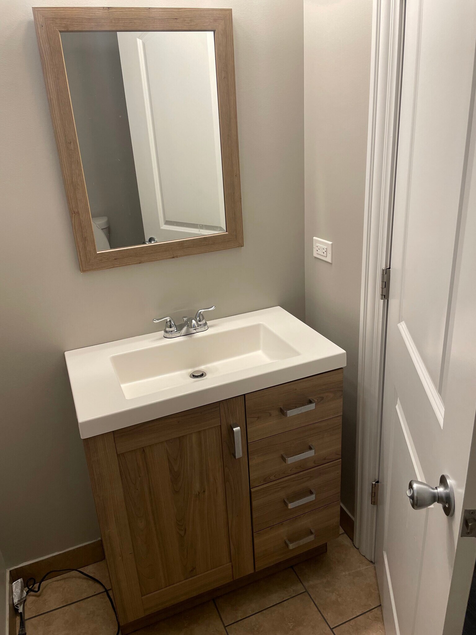 Building Photo - 6027 W Giddings St