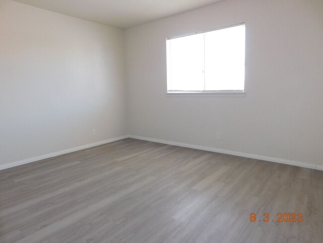 Building Photo - 135 S Norma St