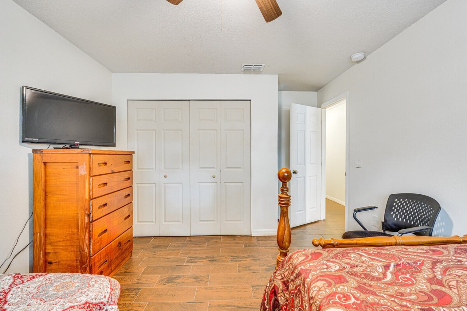 Building Photo - 281 W 18th St