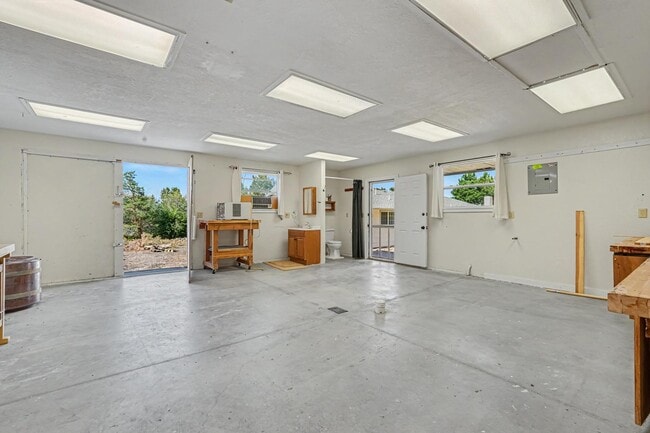 Building Photo - 11875 W Hidden Valley Rim Rd