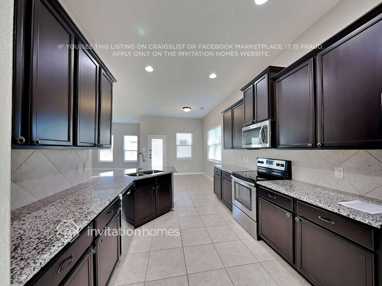 Building Photo - 529 Meadow Springs Dr