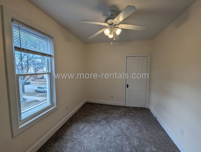 Building Photo - Large remodeled German Village area house