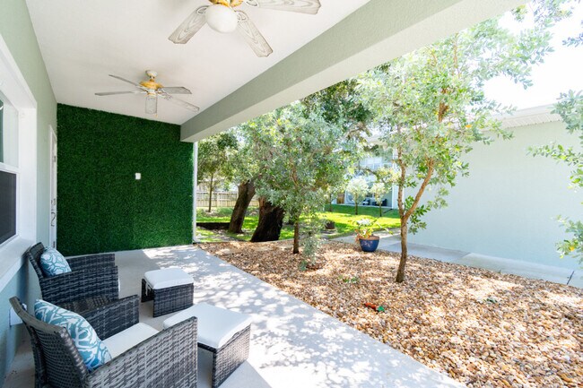 Building Photo - 150 Crescent Beach Dr