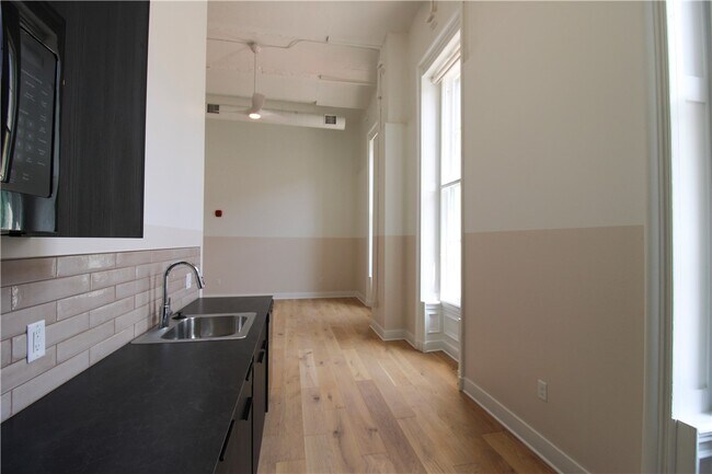 Primary Photo - 30 W Broad St