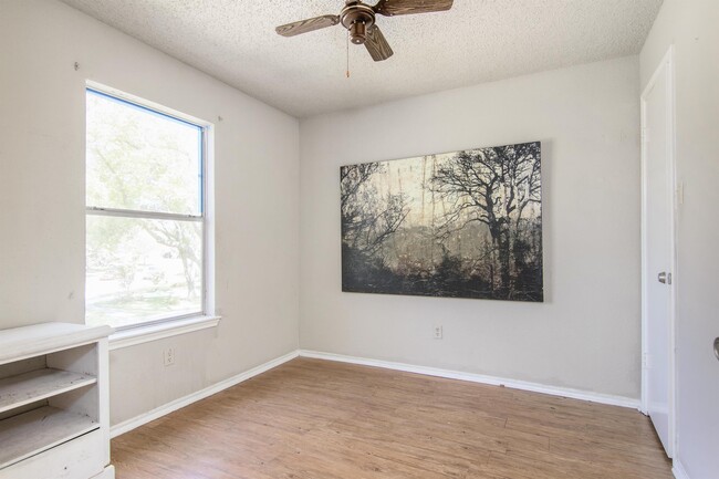 Building Photo - 1103 Autumn Ct