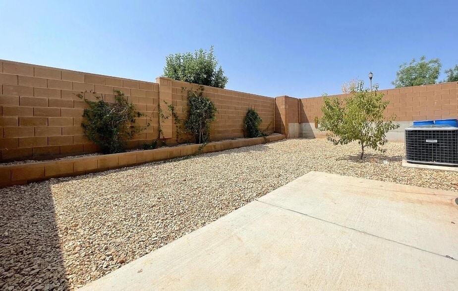 Building Photo - 3971 Bella Vista Dr