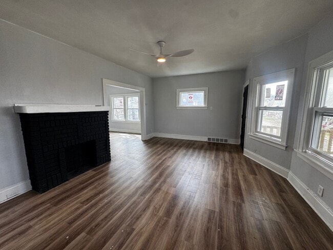 Building Photo - 11702 Tuscora Ave