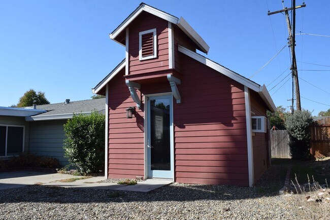 Building Photo - 5525 Forestwood Dr