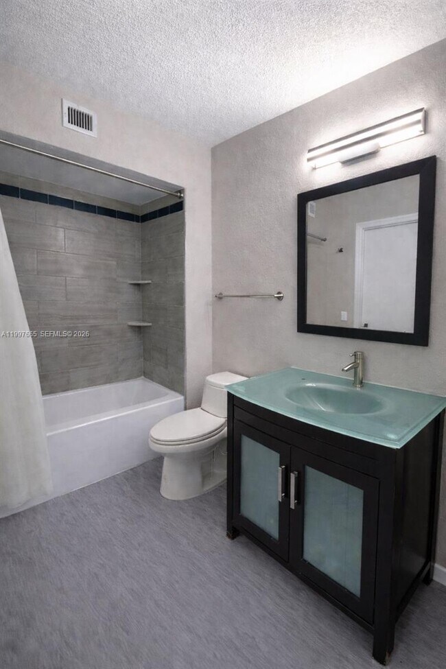 Building Photo - 12620 Vista Isles Dr