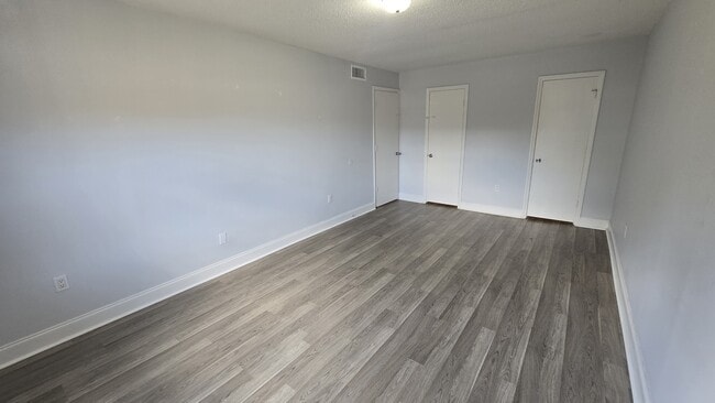 Building Photo - 492 Banyon Tree Cir