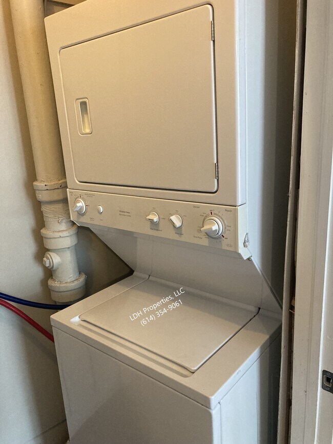 Building Photo - 123 E Central Ave