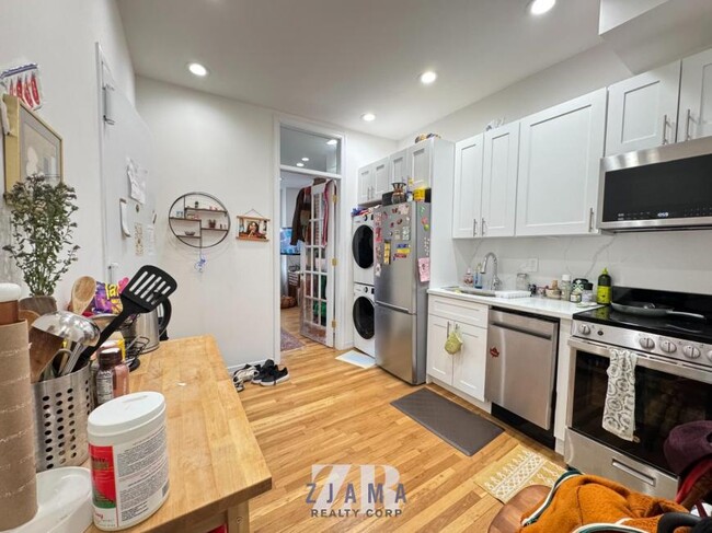 Building Photo - 2 bedroom in Brooklyn NY 11215