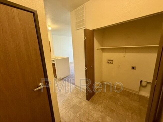 Building Photo - 1600 I St